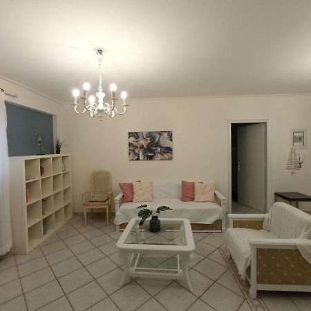 Appartement Flat With Garden Near Sea, Port And Airport à Artemi Extérieur photo