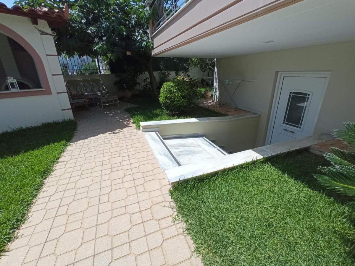 Appartement Flat With Garden Near Sea, Port And Airport à Artemi Extérieur photo